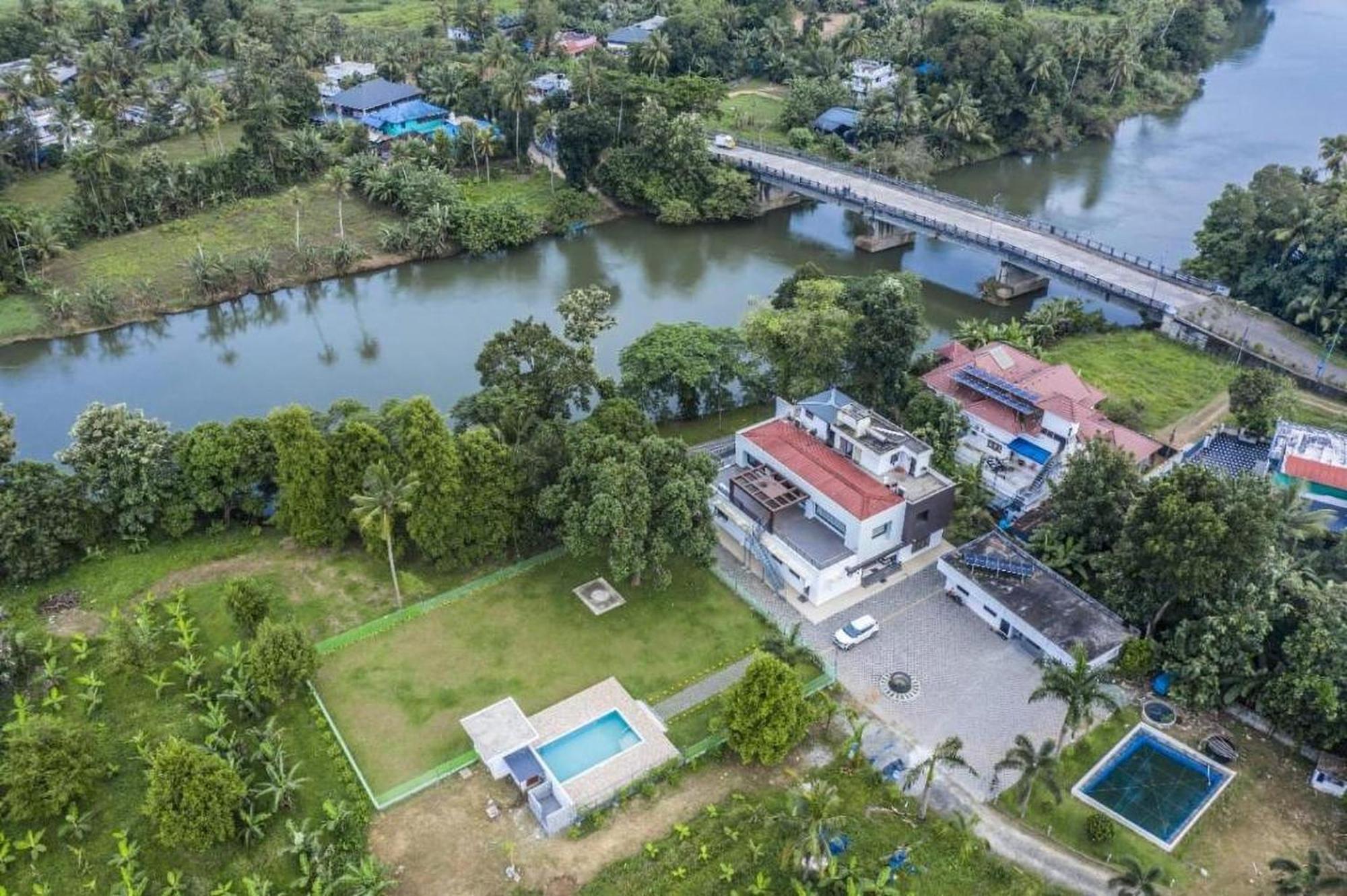 Nadhiyoram River Retreat Kochi Bagian luar foto