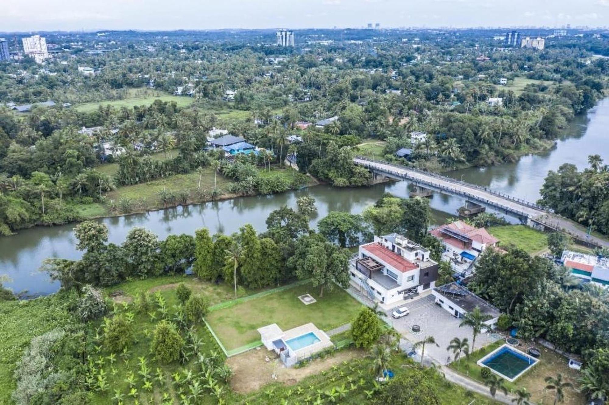 Nadhiyoram River Retreat Kochi Bagian luar foto